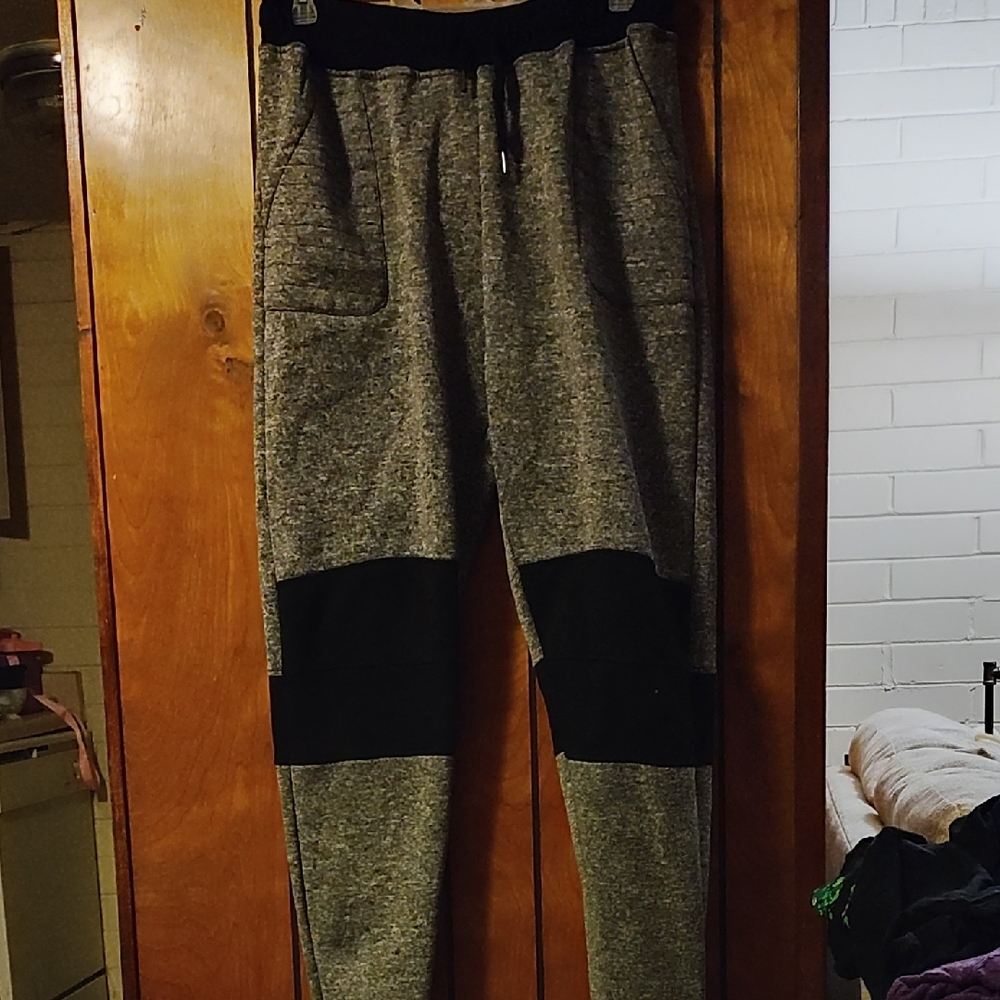 Men's Gray and Black Jogger Pants